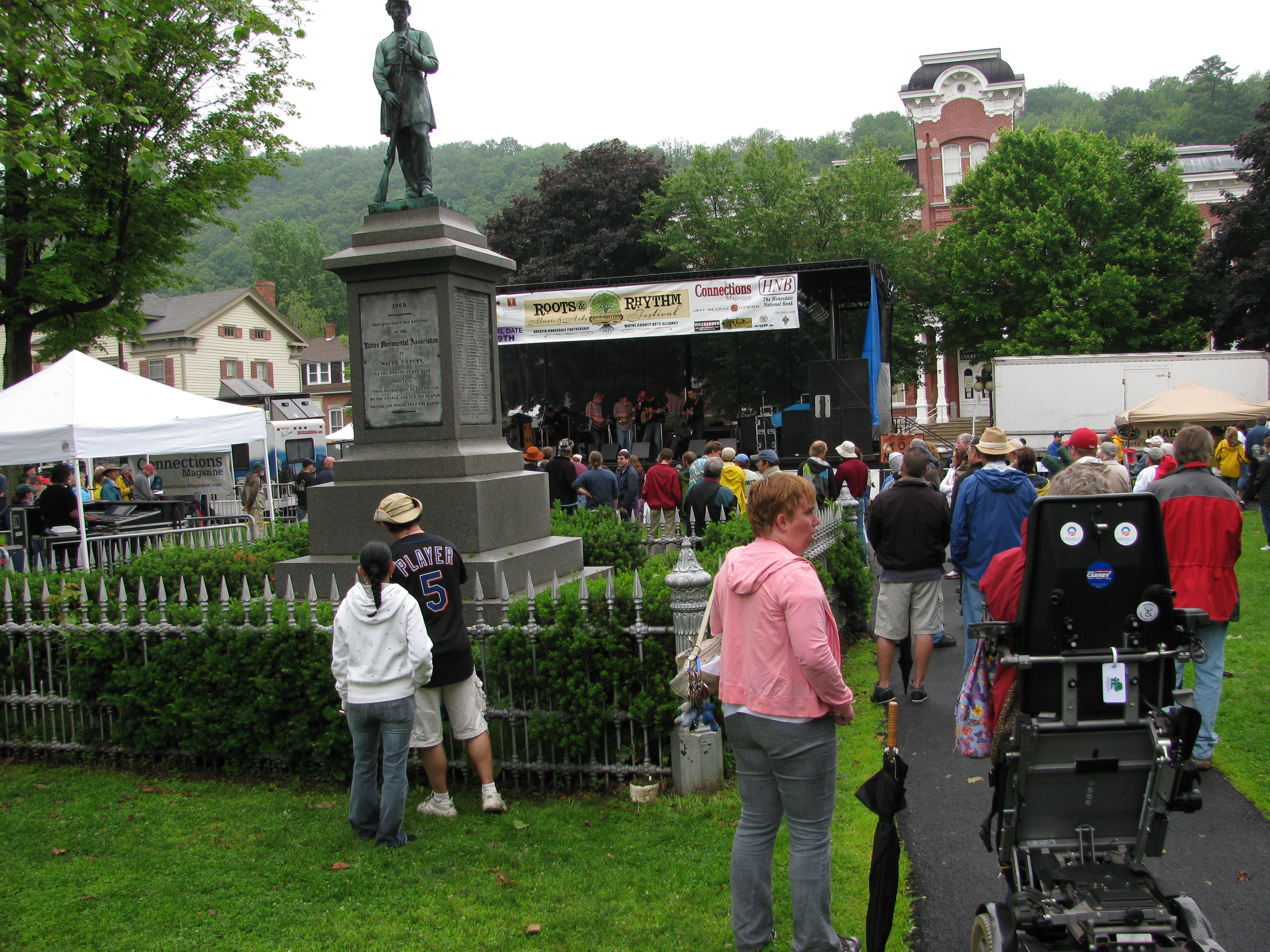 Roots and Rhythm Music and Arts Festival in Honesdale, Wayne County Pennsylvania in the Pocono Mountains